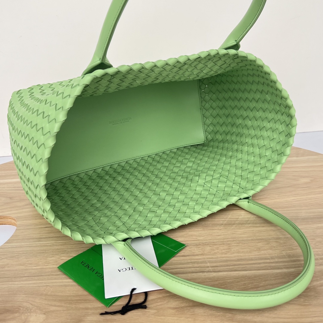 Small Cabat Intreccio Leather Tote Bag Apple Green 